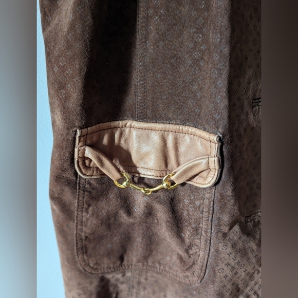 VINTAGE Brown Suede Sleeveless Jacket with Collar - Picture 11 of 11